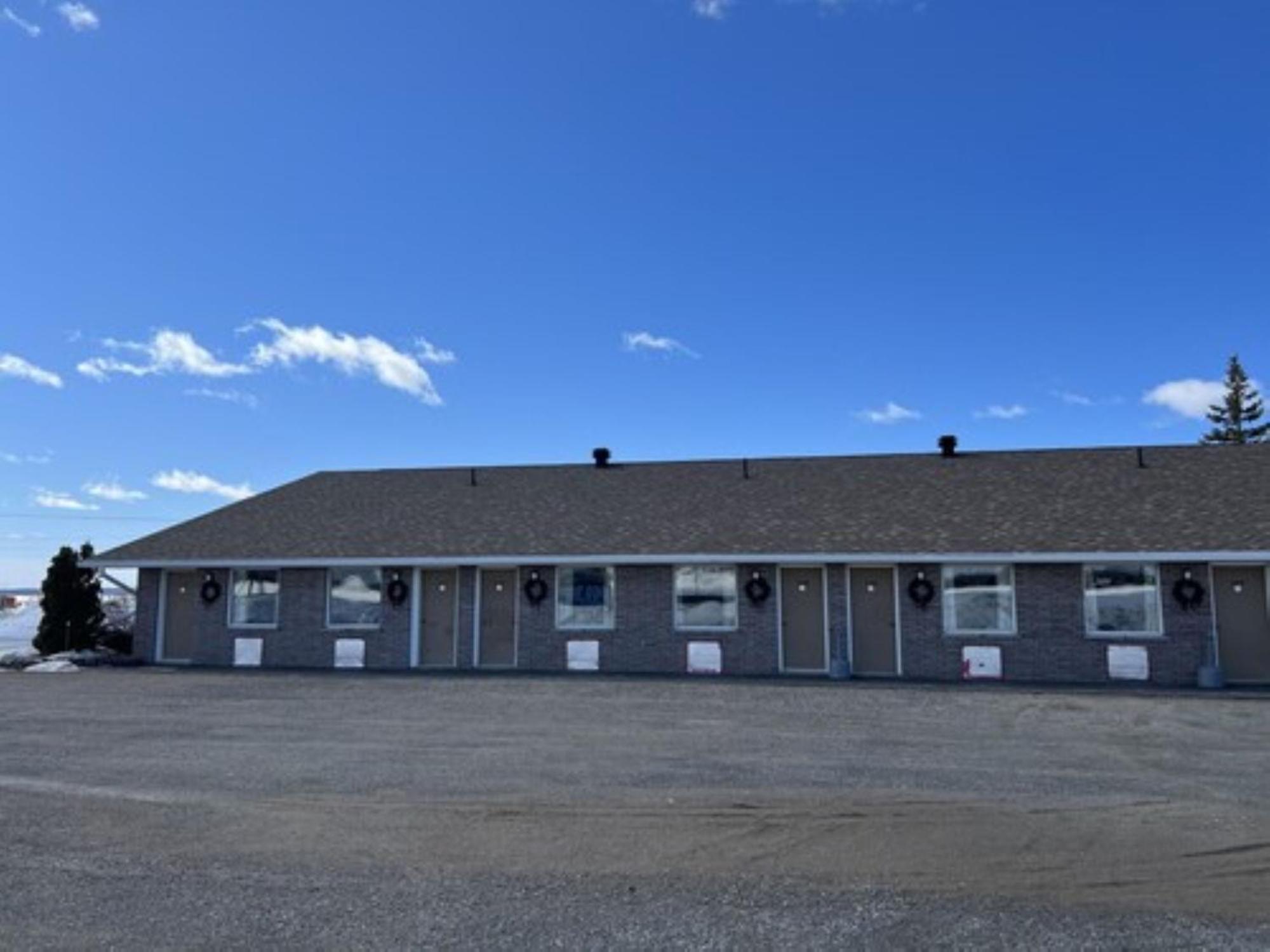 Earlton Motel Екстер'єр фото